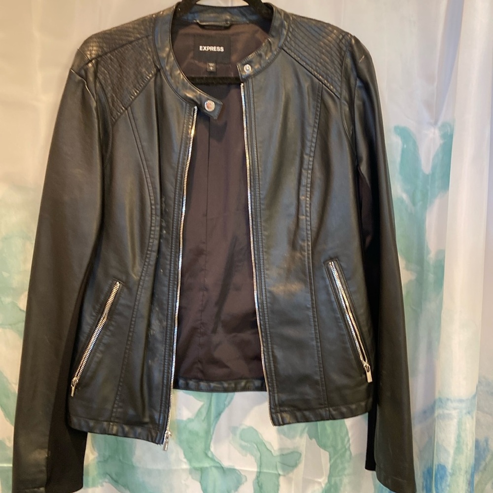 Beautiful black leather jacket size large